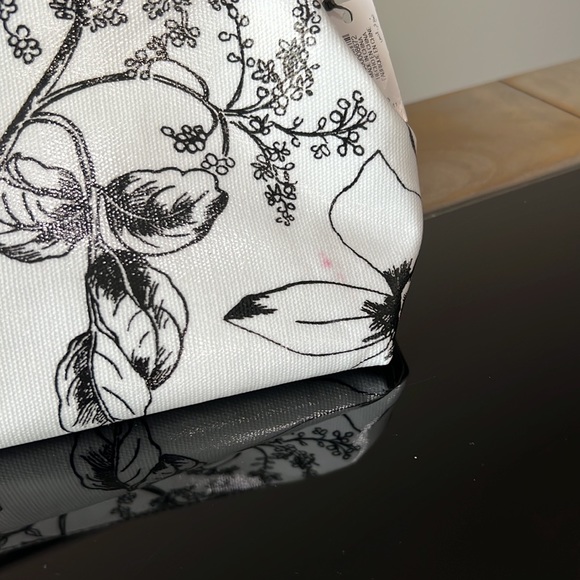 WHBM Travel Bag NWT - Picture 6 of 6